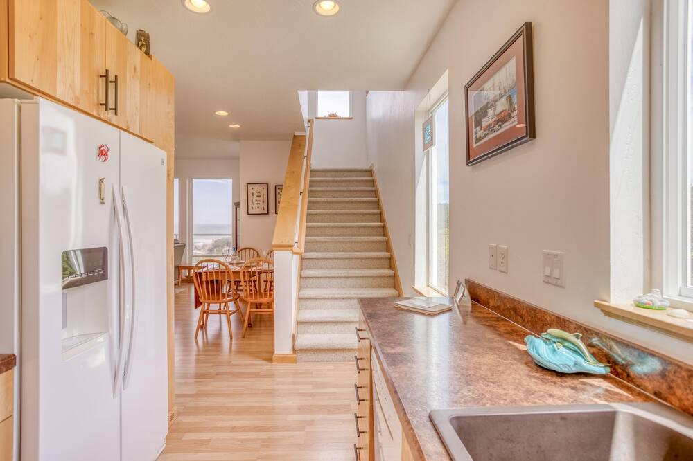 Photo of Kitchen in Lincoln City