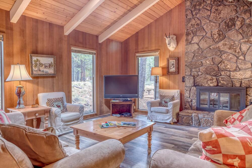 Photo of Livingroom in Overlook Park