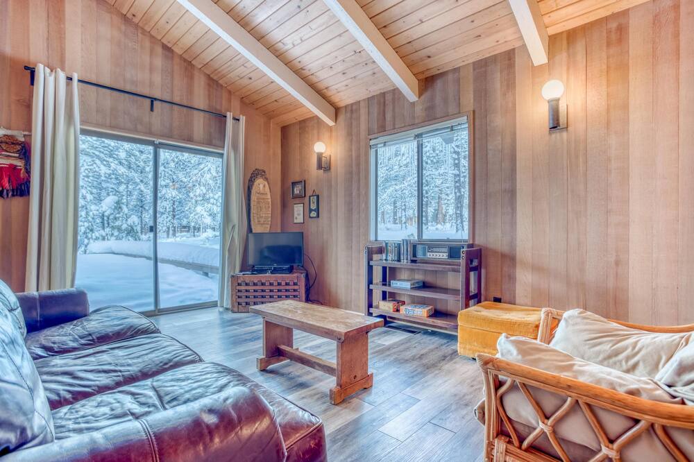 Photo of Livingroom in Overlook Park