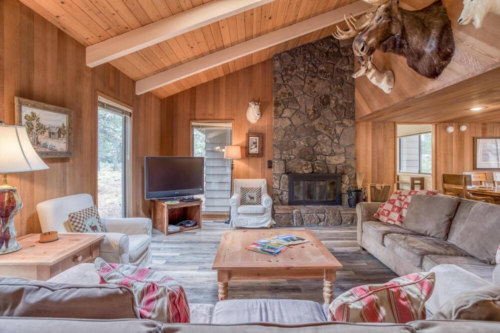 Photo of Livingroom in Overlook Park