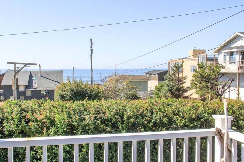 Photo of Patio Balcony in Roads End
