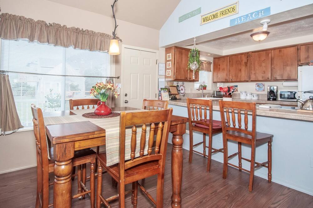 Photo of Kitchen in Roads End