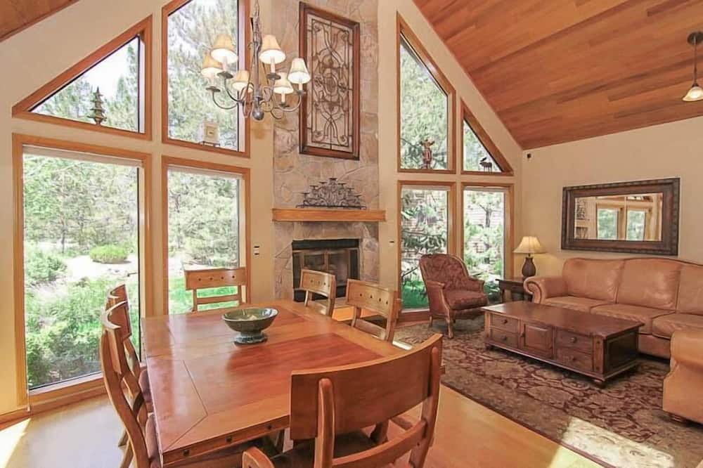 Photo of Livingroom in Deer Park