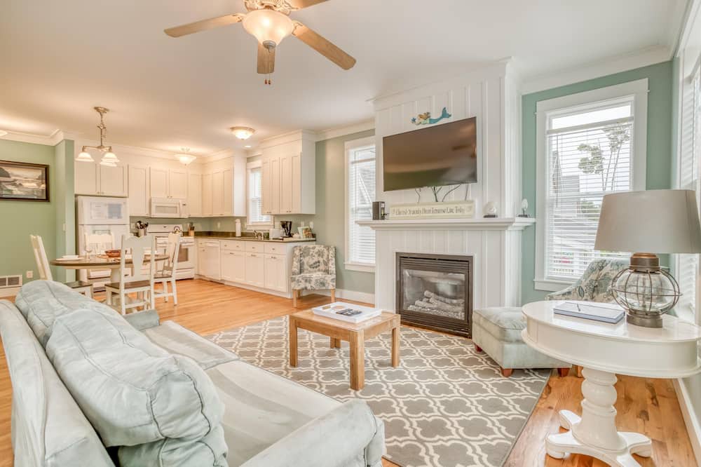 Photo of Livingroom in Lincoln Beach