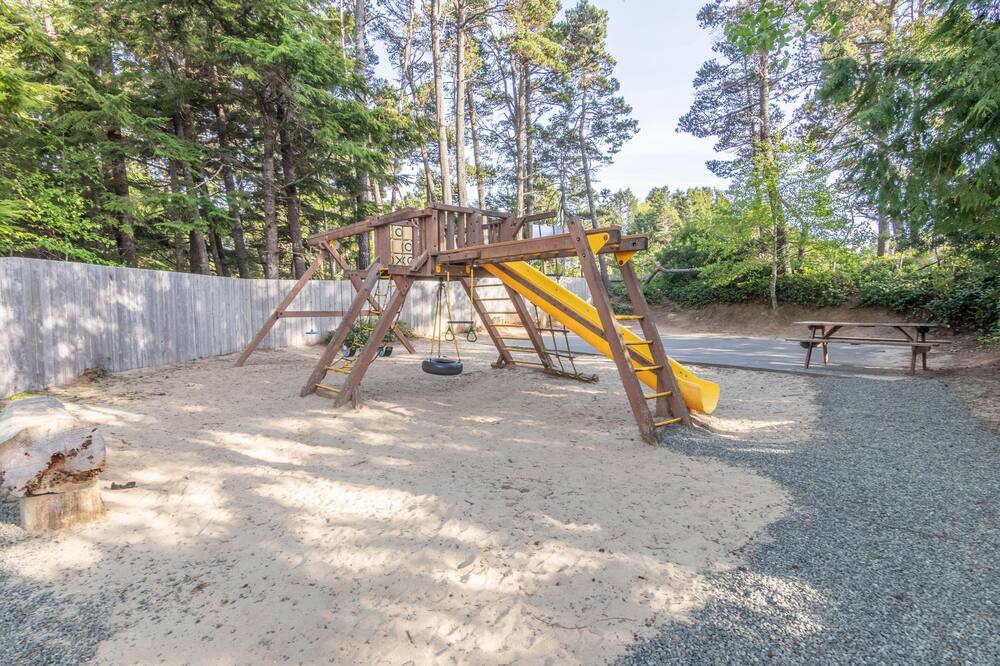 Photo of Others in Lincoln Beach