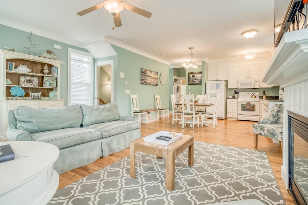 Photo of Livingroom in Lincoln Beach