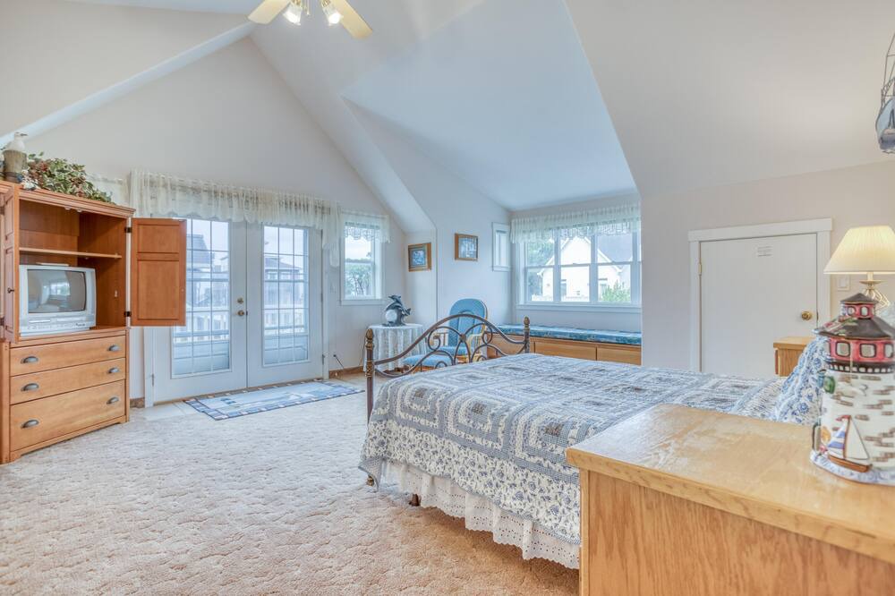 Photo of Bedroom in Lincoln Beach