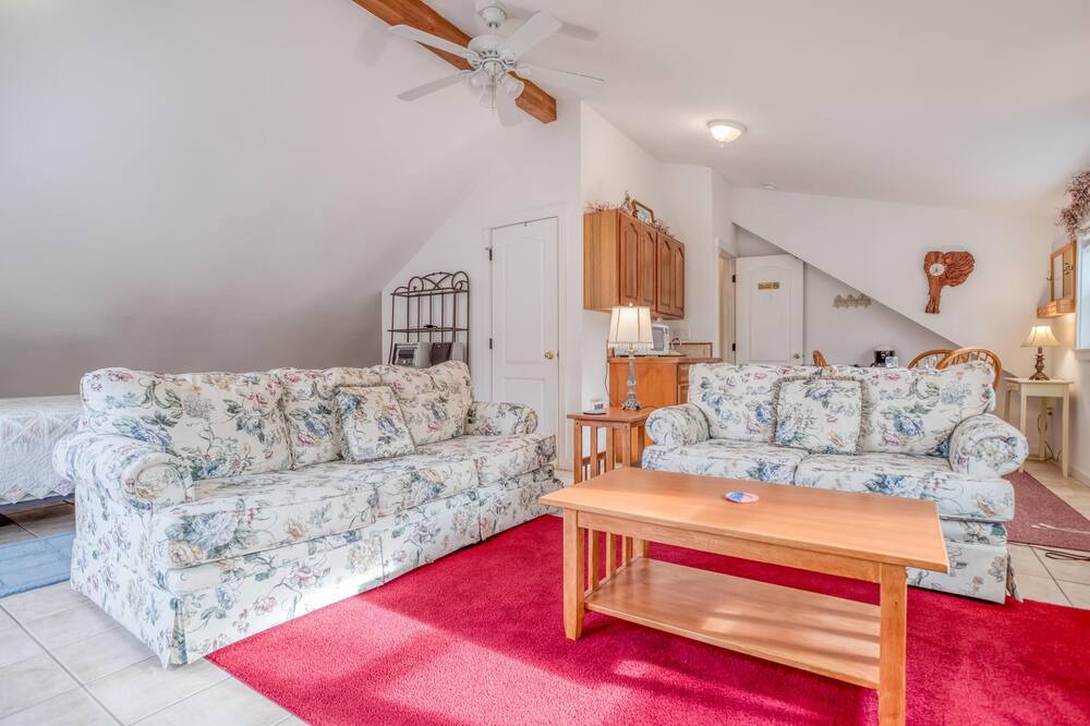 Photo of Livingroom in Lincoln Beach