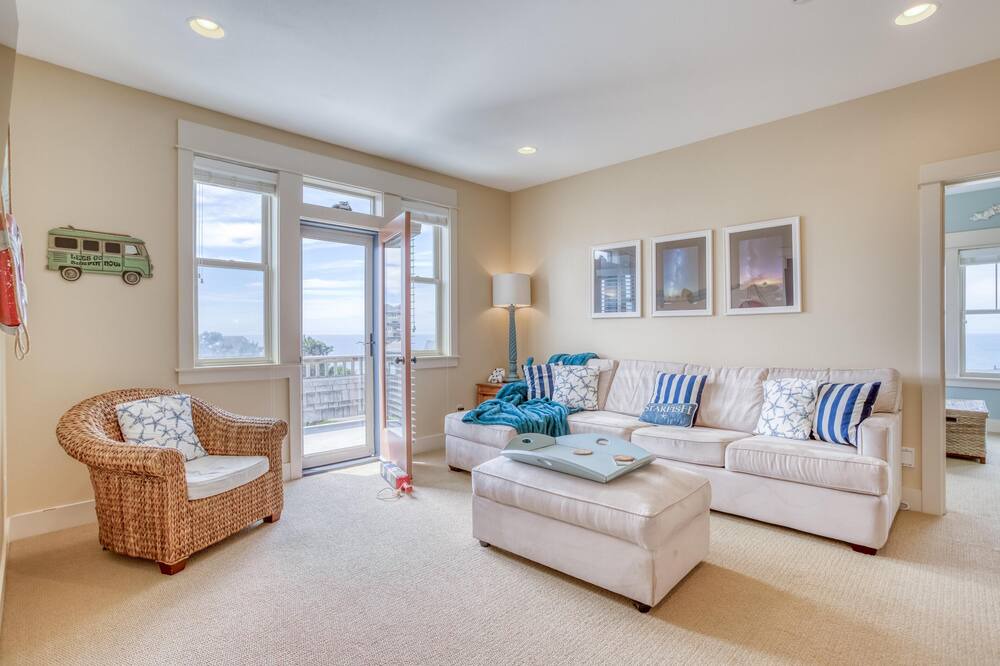 Photo of Livingroom in Olivia Beach