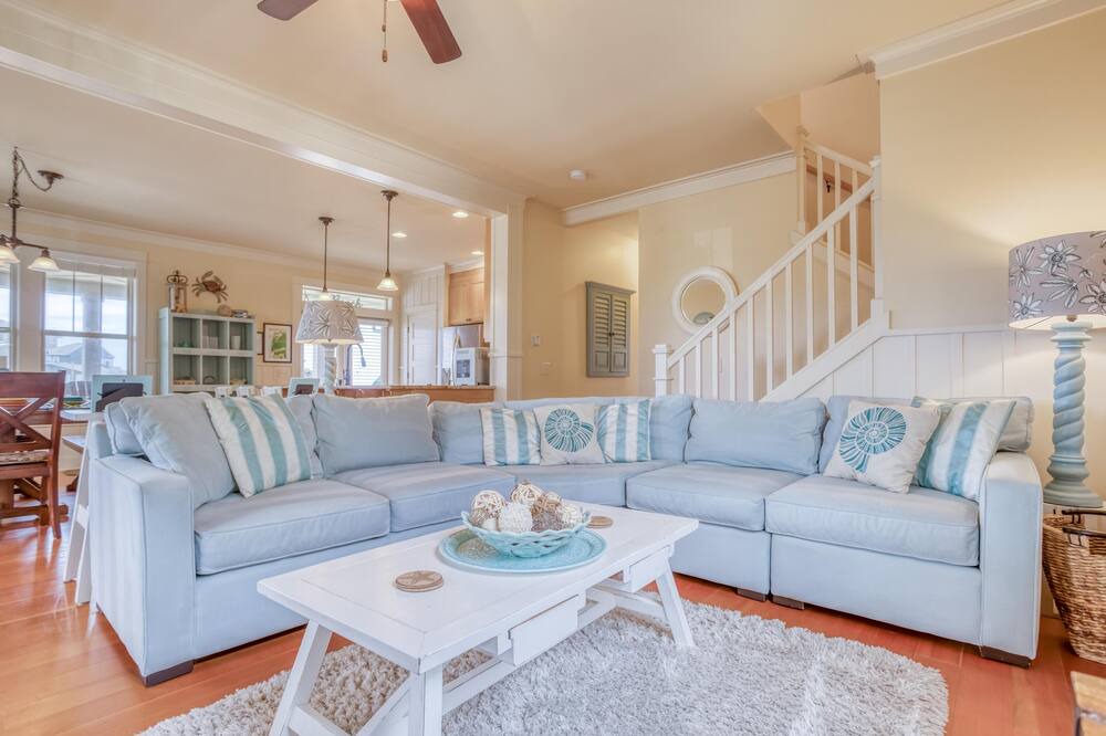 Photo of Livingroom in Olivia Beach