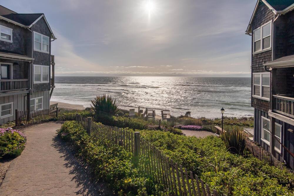 Photo of Others in Lincoln Beach