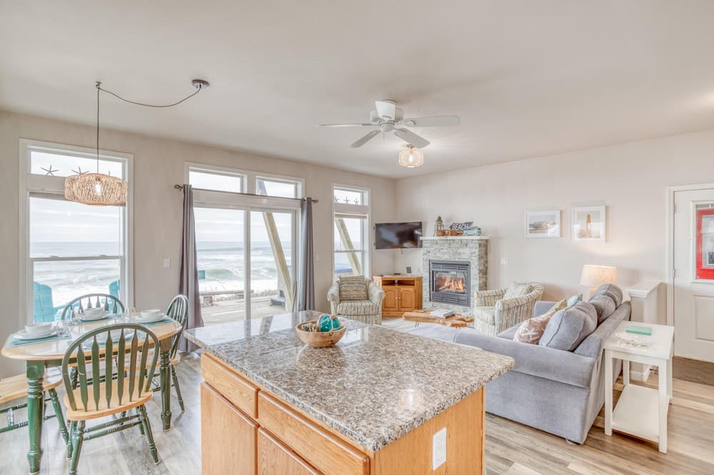 Photo of Livingroom in Lincoln Beach