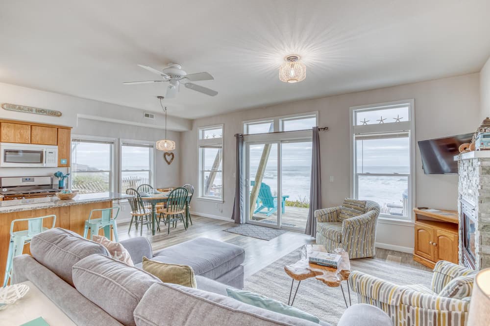 Photo of Livingroom in Lincoln Beach