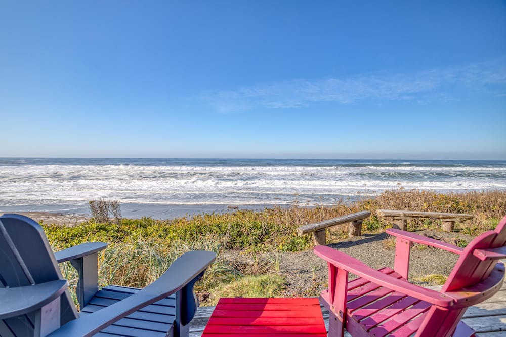 Photo of Patio Balcony in Lincoln Beach