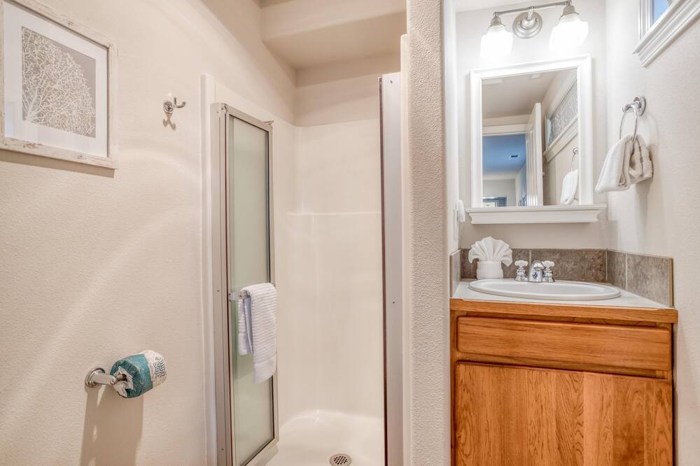 Photo of Bathroom in Lincoln Beach
