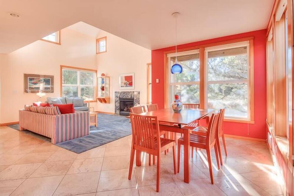 Photo of Bedroom in Shorepine Village