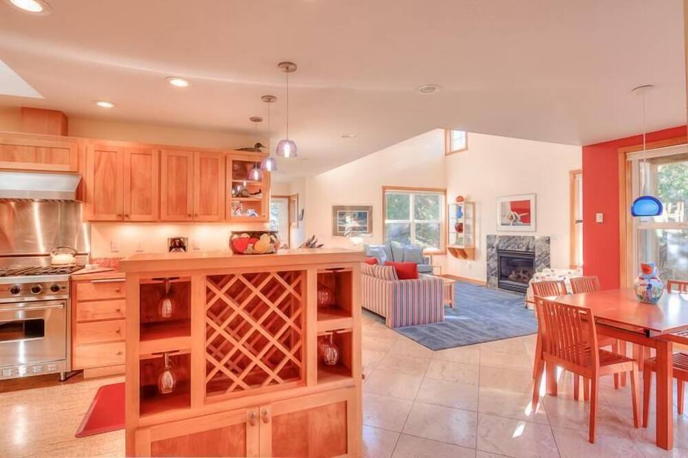 Photo of Bedroom in Shorepine Village