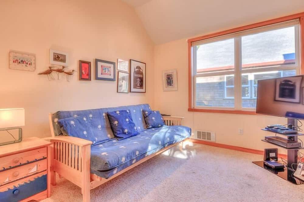 Photo of Livingroom in Shorepine Village