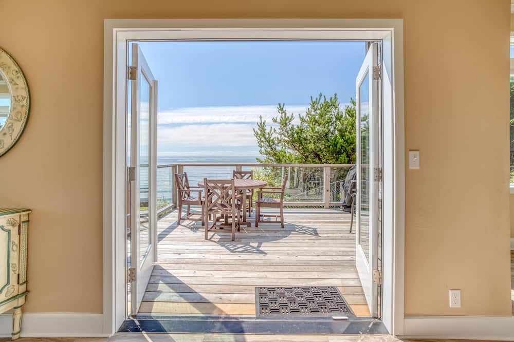 Photo of Patio Balcony in Nelscott