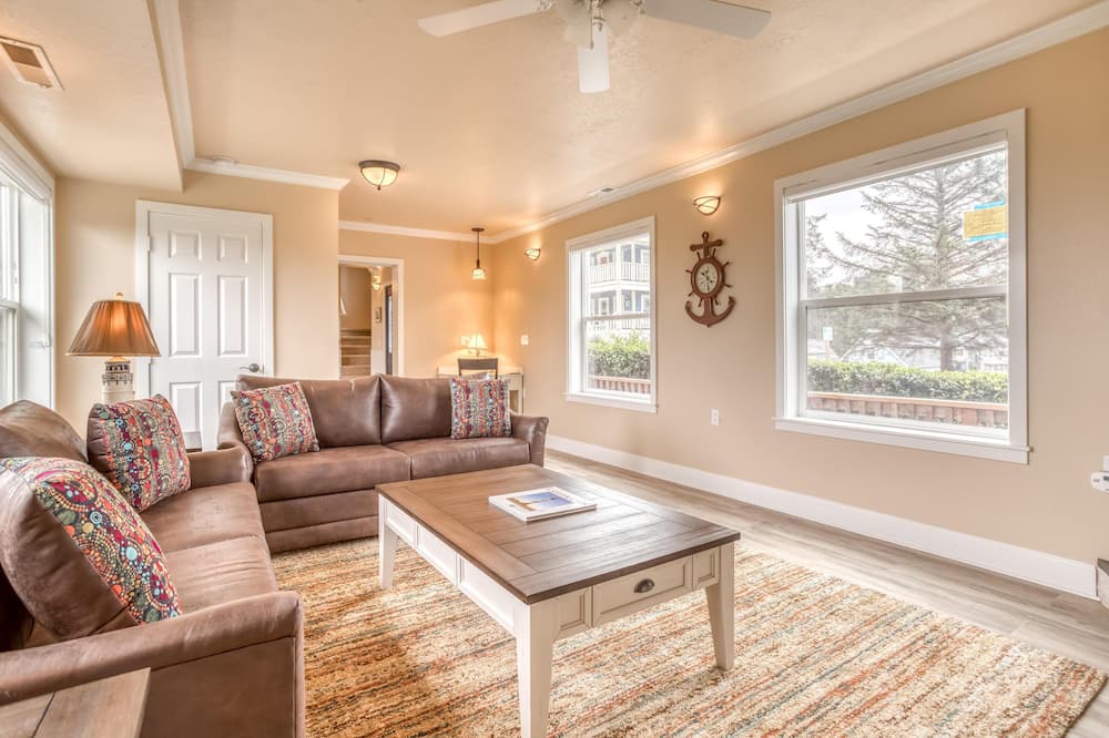 Photo of Livingroom in Nelscott