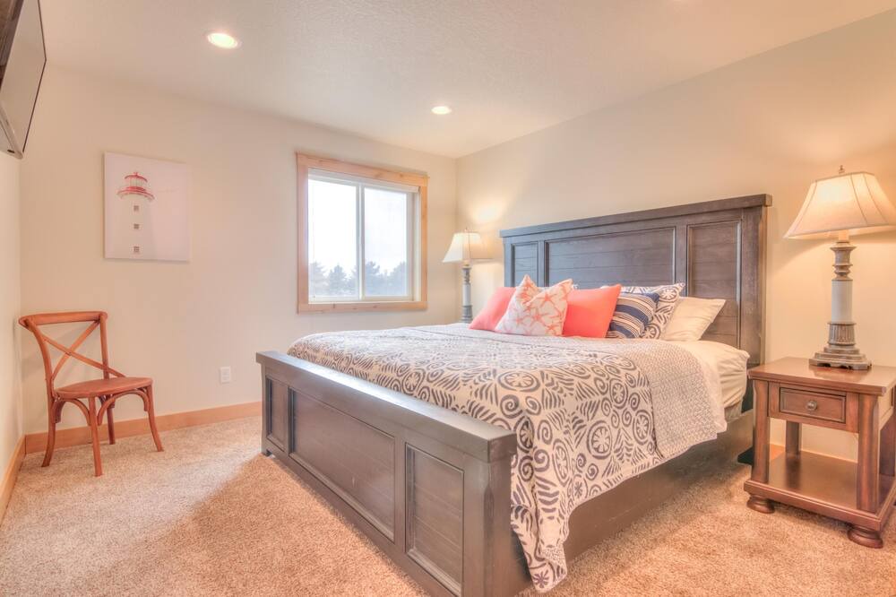 Photo of Bedroom in Pacific City