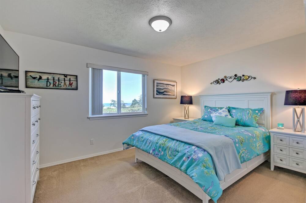 Photo of Bedroom in Bayshore