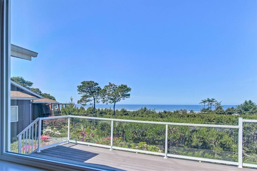 Photo of Patio Balcony in Bayshore