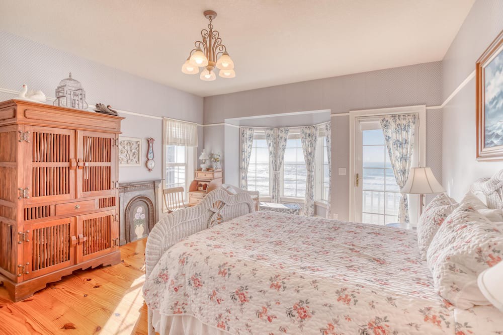 Photo of Bedroom in Roads End