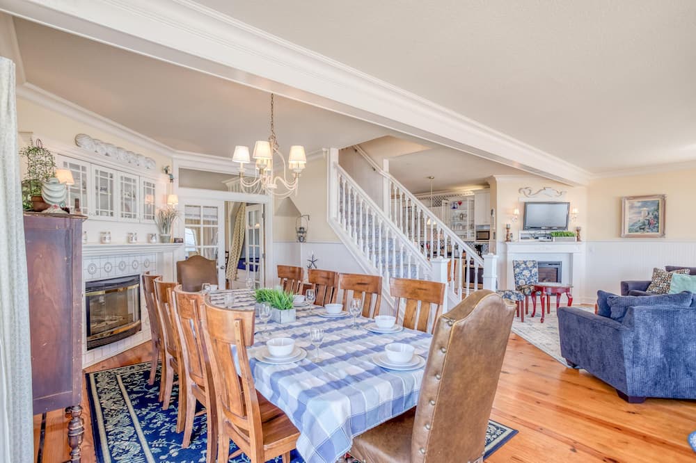 Photo of Others in Roads End