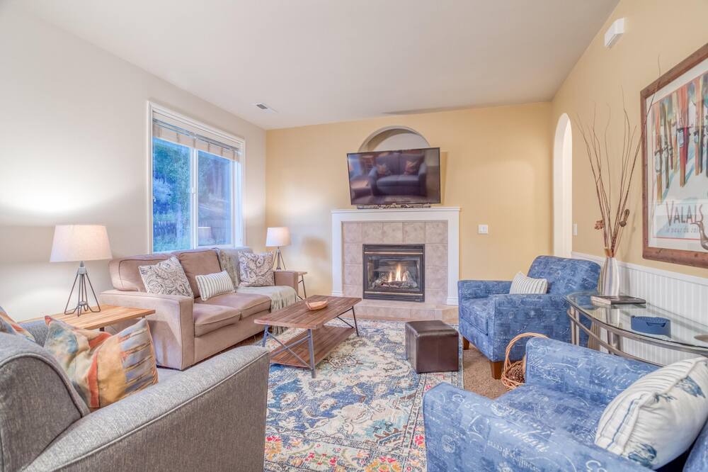 Photo of Livingroom in Westbrook Meadows