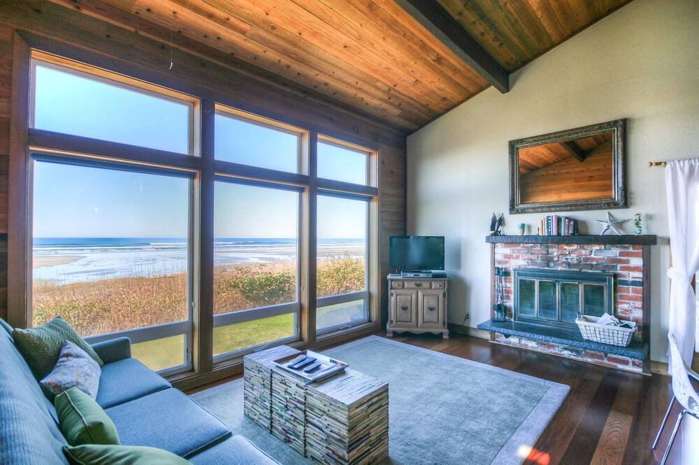 Photo of Livingroom in Sandpiper Village