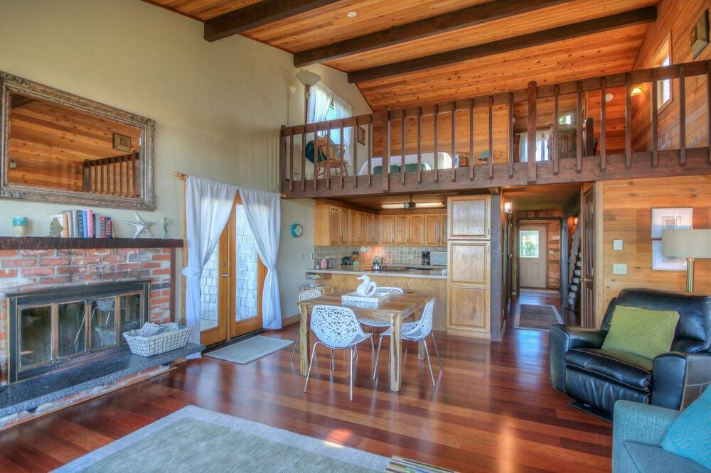 Photo of Livingroom in Sandpiper Village