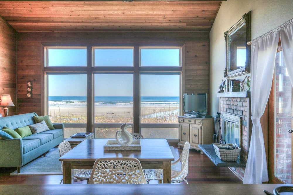 Photo of Livingroom in Sandpiper Village