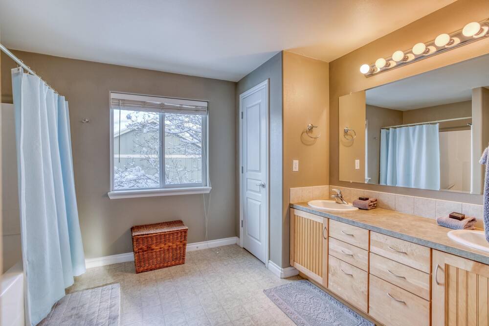 Photo of Bathroom in Westbrook Meadows