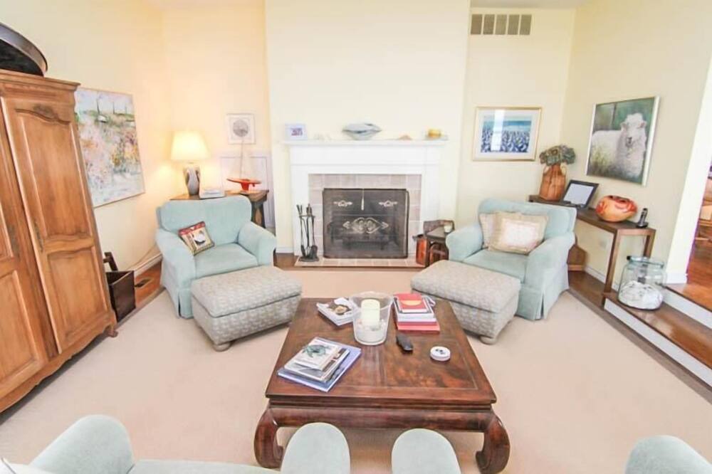Photo of Livingroom in Neskowin