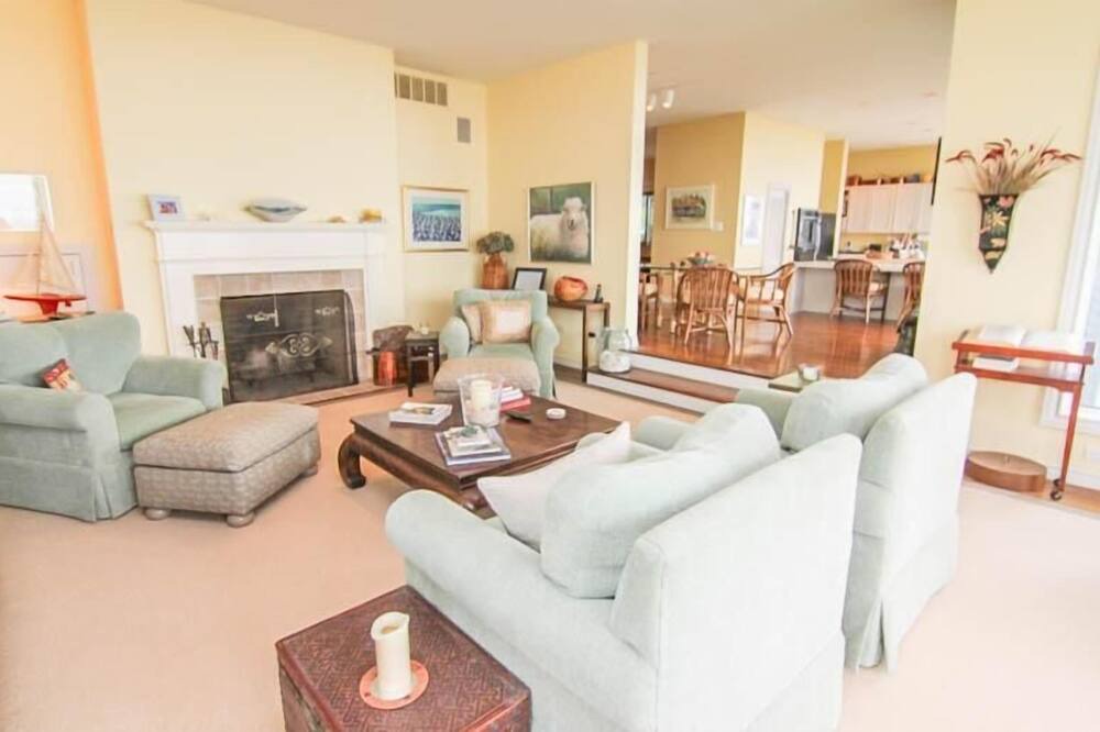 Photo of Livingroom in Neskowin