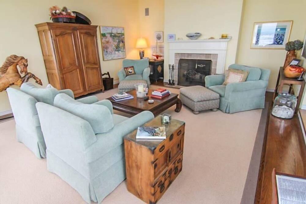 Photo of Livingroom in Neskowin