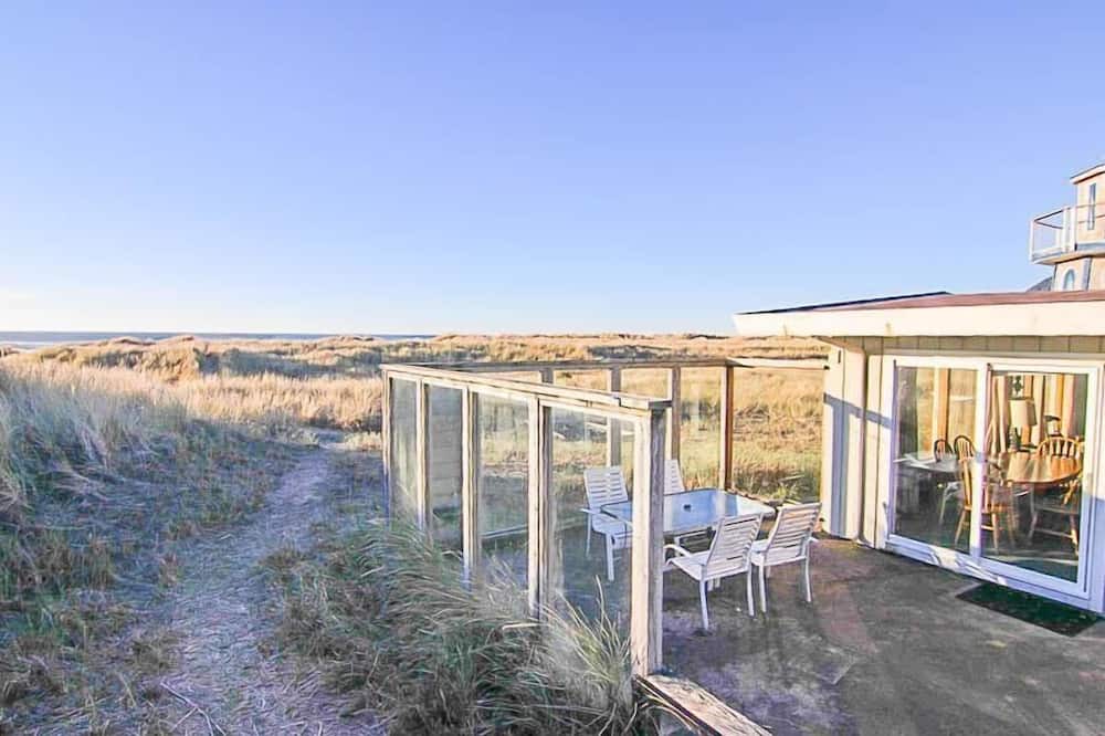 Photo of Patio Balcony in Manzanita