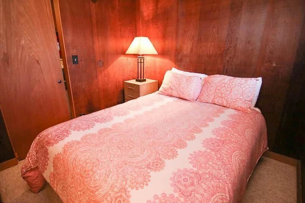 Photo of Bedroom in Manzanita