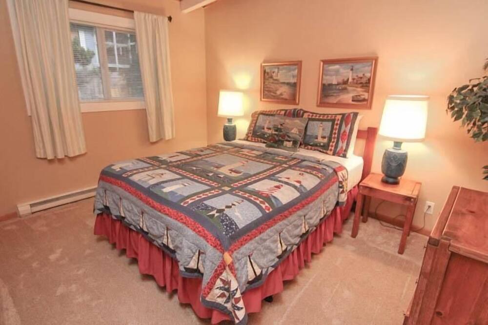 Photo of Bedroom in Roads End