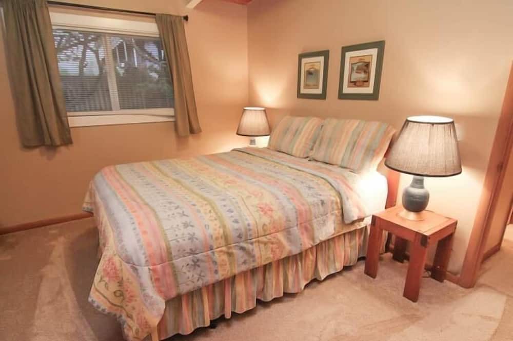 Photo of Bedroom in Roads End