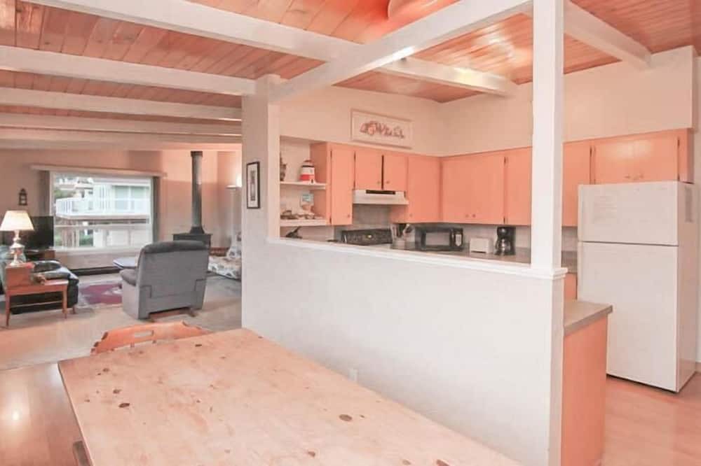 Photo of Livingroom in Roads End