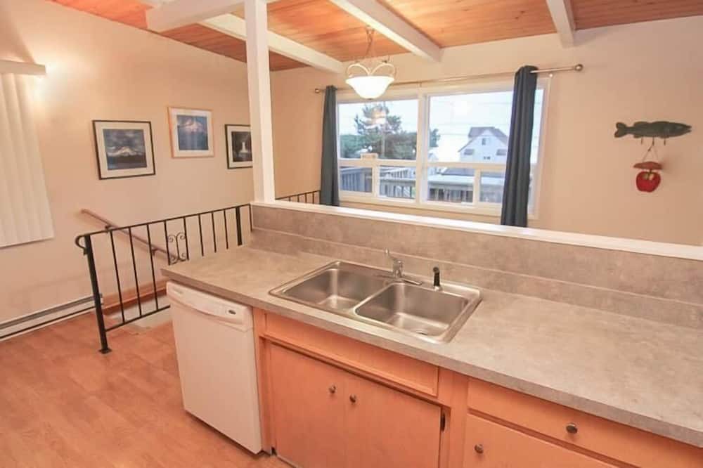 Photo of Kitchen in Roads End