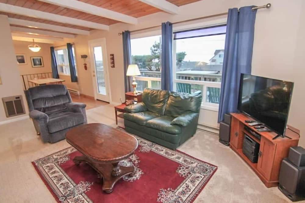 Photo of Livingroom in Roads End