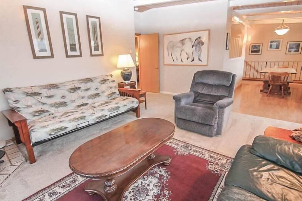 Photo of Livingroom in Roads End