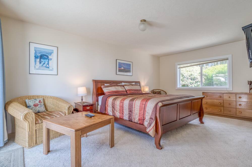 Photo of Bedroom in Yachats