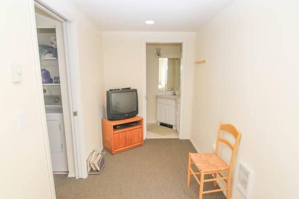 Photo of Livingroom in Nelscott