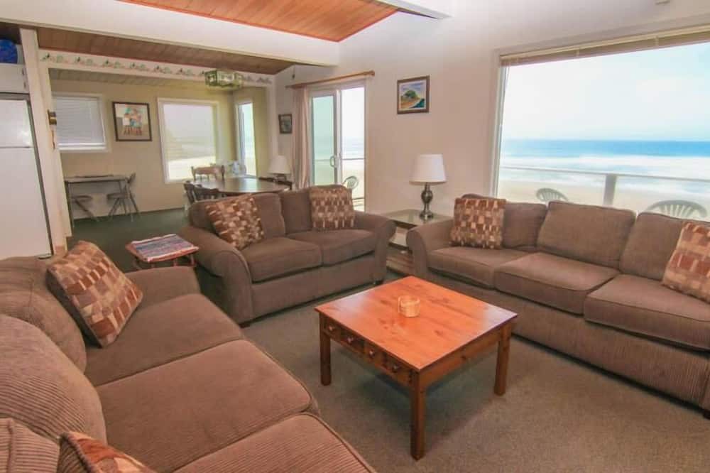 Photo of Livingroom in Nelscott