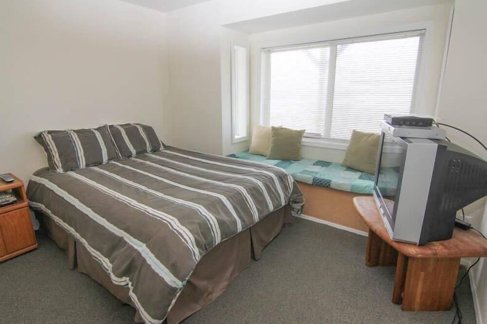 Photo of Bedroom in Nelscott