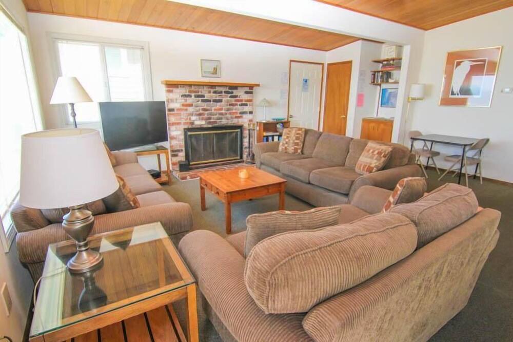 Photo of Livingroom in Nelscott